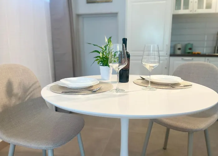 Disability-friendly With Free Parking * טרוגיר