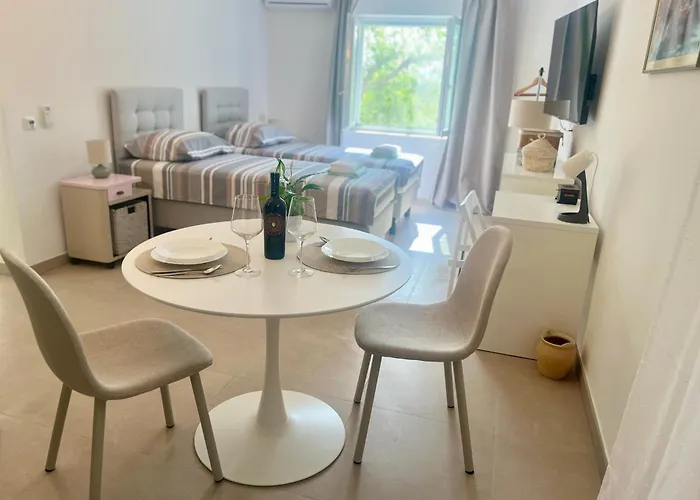 Disability-friendly With Free Parking Lejlighed Trogir